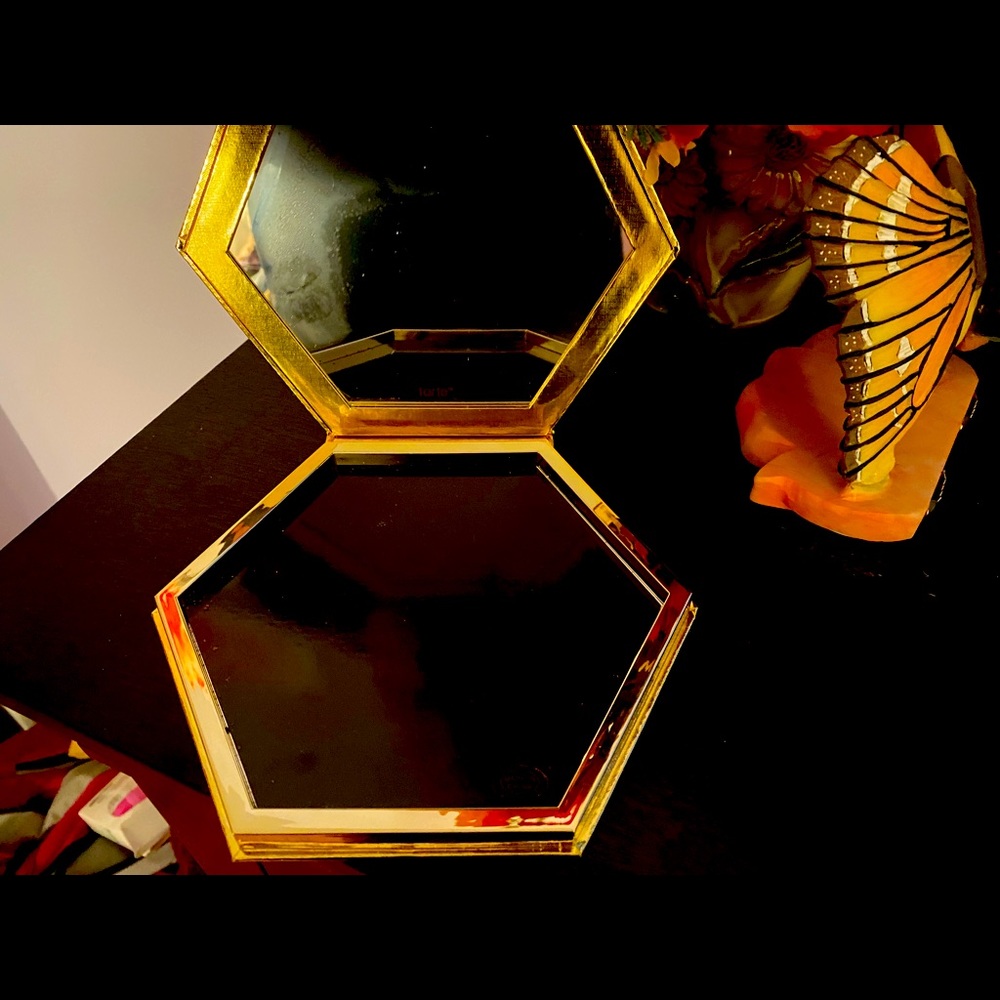 Tarte empty magnetic makeup holder